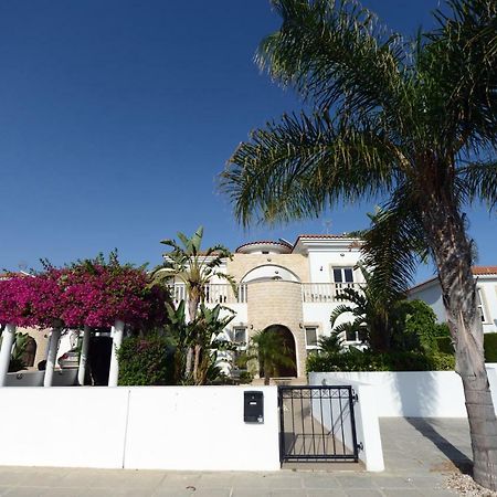 Karythia Pyla Exterior foto