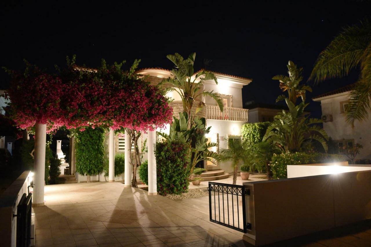 Karythia Pyla Exterior foto