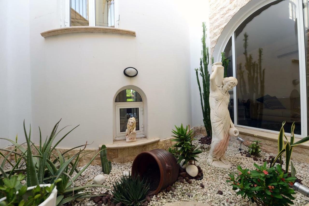 Karythia Pyla Exterior foto