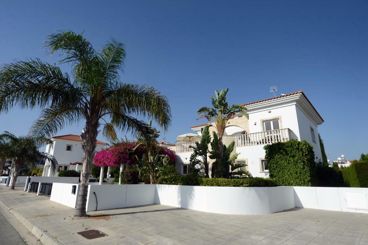 Karythia Pyla Exterior foto